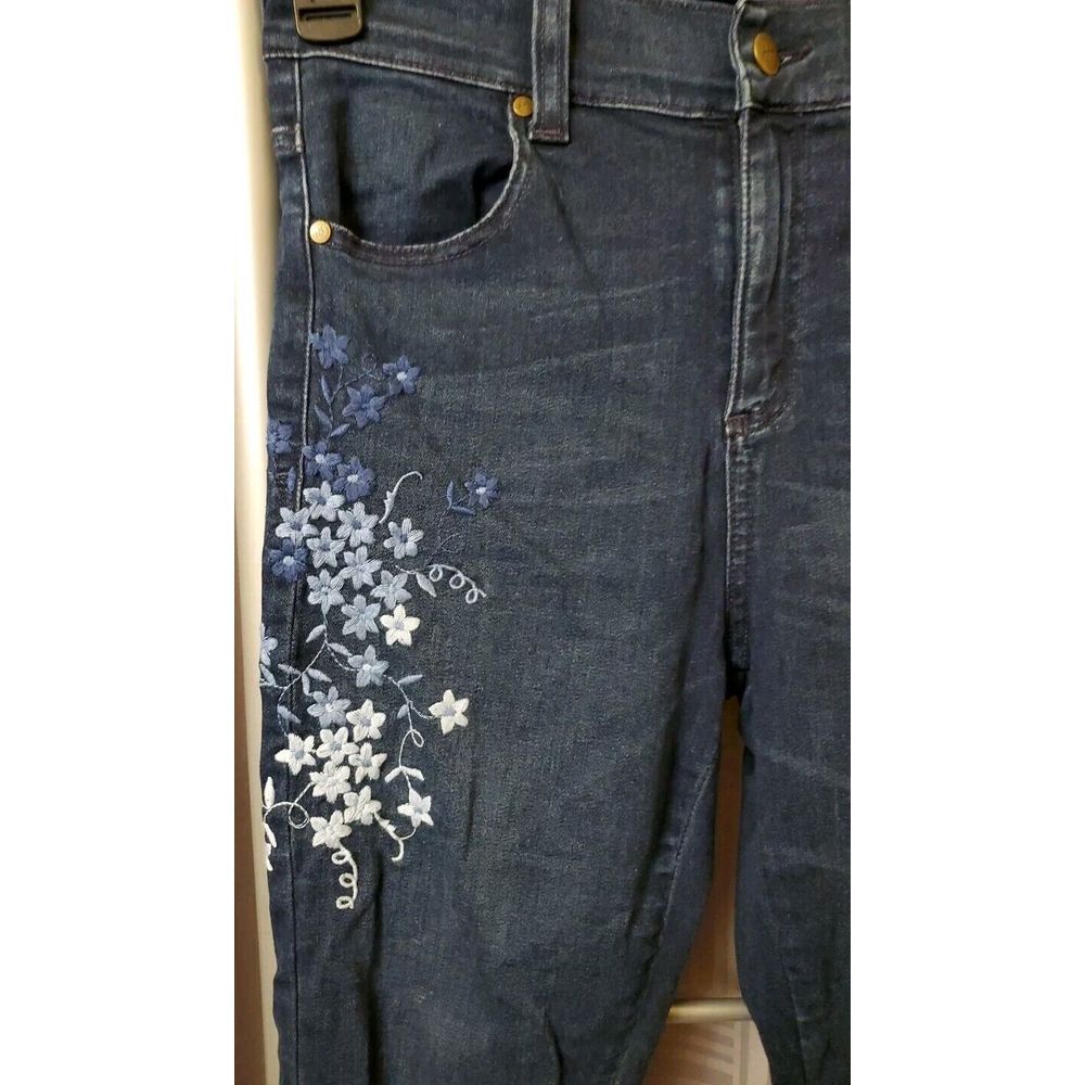 Karen Kane Women's Embroidered Blue Jeans Size 8 - Picture 3 of 9